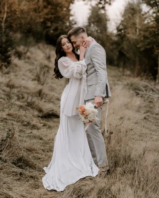 These two in late autumn vibes 🍂
.
.
.
#weddingphotography #weddingstyle #civilceremony #bridetobe #brideandgroom #weddinginspiration #weddingphotographer #bridehairstyle #bridedress #civilweddingdress #bridestyle