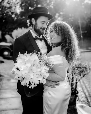 This wedding is just unforgettable. ✨
Capturing natural and relaxed moments with my couple July & Lucky. 
.
.
.
#elegantbarnwedding #brideandgroom #bridedress #weddinginspiration #weddingphotography #bridestyle #curlyhairstyles #bridemakeup #bridetribe #weddingflowers #orchidslovers #barnwedding