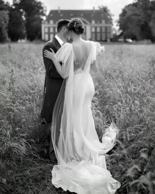 Cause when you know you know … 🤍
***
SABRINA & PHILIPP
A beautiful summer wedding day at Kasteel / Chateau Pietersberg in Belgium. 
It was just a dream ✨

Many thanks to the best vendor team:
Wedding Planning & Organisation: @sagtja 
Flowers & Decoration: @gutjahrdekodesign
Hair & Makeup Styling: @tantje.de
Wedding Venue: @kasteel_pietersheim
Wedding Videography: @justmemoriesfilms
Wedding Ceremony: @martin.lieske
Dress: @brautbluete
Suit: @coveundco
Live Music: @piano_cello
Stationery: @traufabrik
Cake: @cakesnbakes.be
Chairs: @nimmplatz
DJ: @djmarkusrosenbaum
Kidsevent: @leokinderevents @jacobstravel @gr8hotel 
.
.
.
#elegantwedding #belgiumweddingphotographer #chateauwedding #classywedding #thewed #brideandgroom #realwedding #weddingday #bridestyle #weddinginspiration #weddingphotographer #weddingplanner #southtyrolovers #southtyrolwedding #weddingideas #weddingdecor #elegantweddinginvites